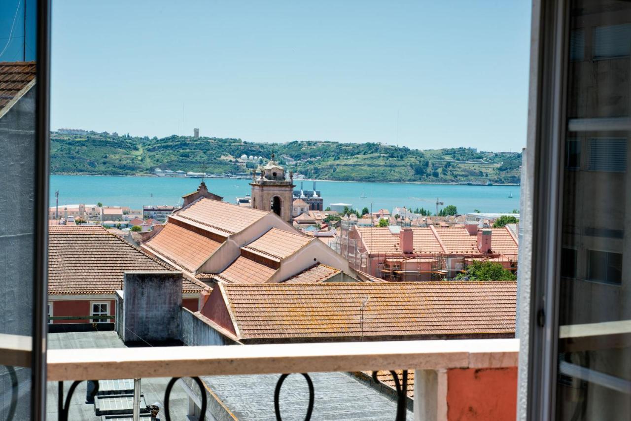 Ambassador River View Appartement *